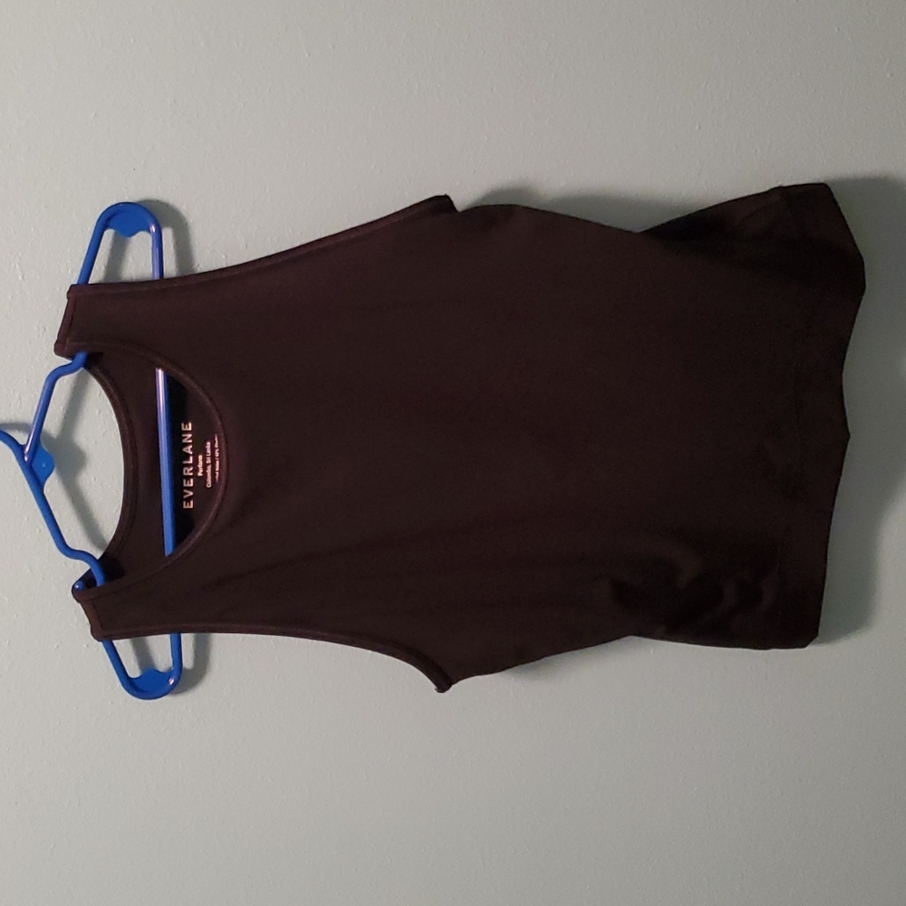 Everlane perform black crop top with built in bra size CS